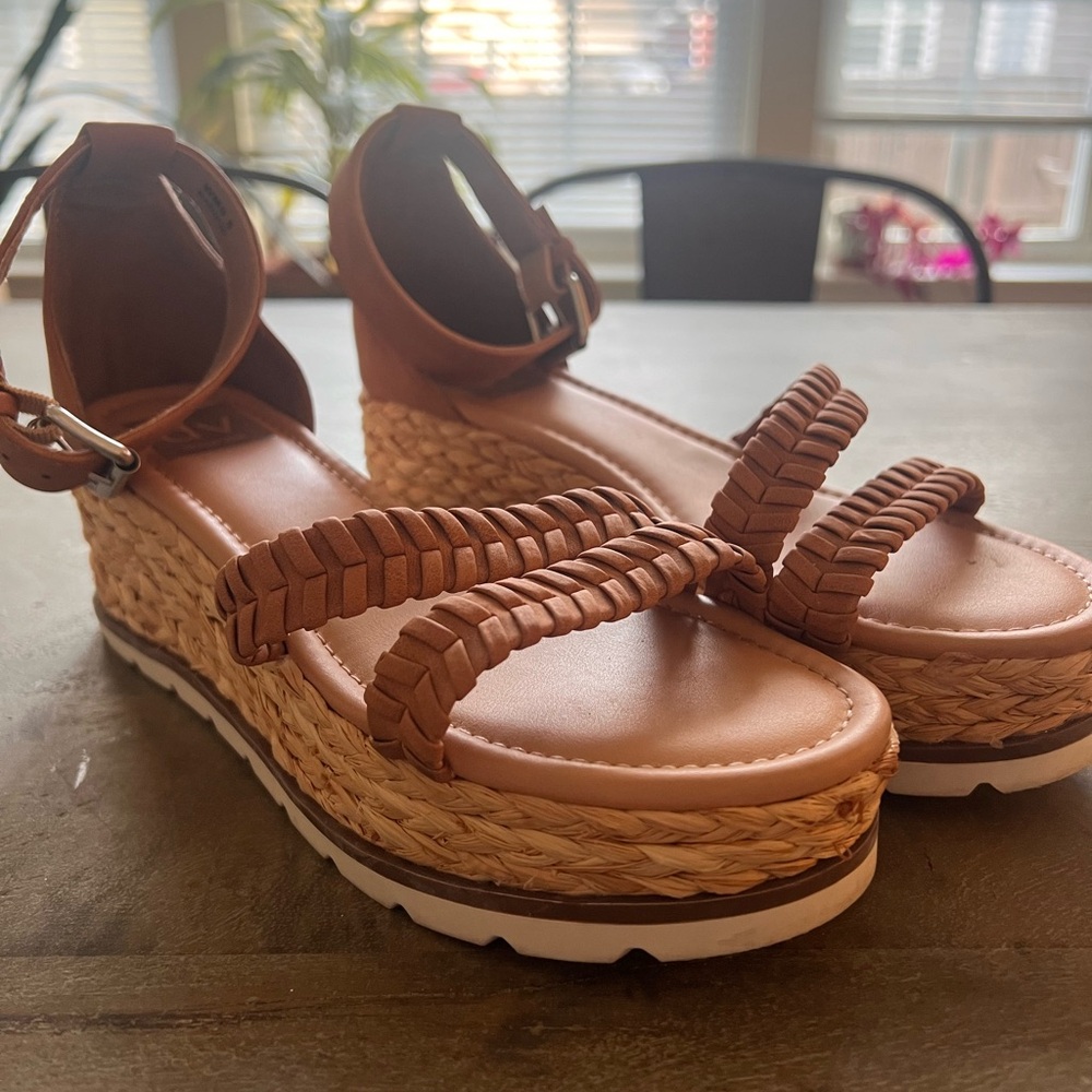 DV by Dolce Vita Tan Woven Espadrille Sandals
